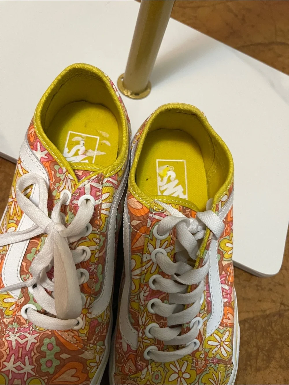 Vans Floral Low-Top Canvas Sneakers -NEW. Mens Sz 5.0 or Women’s 6.5